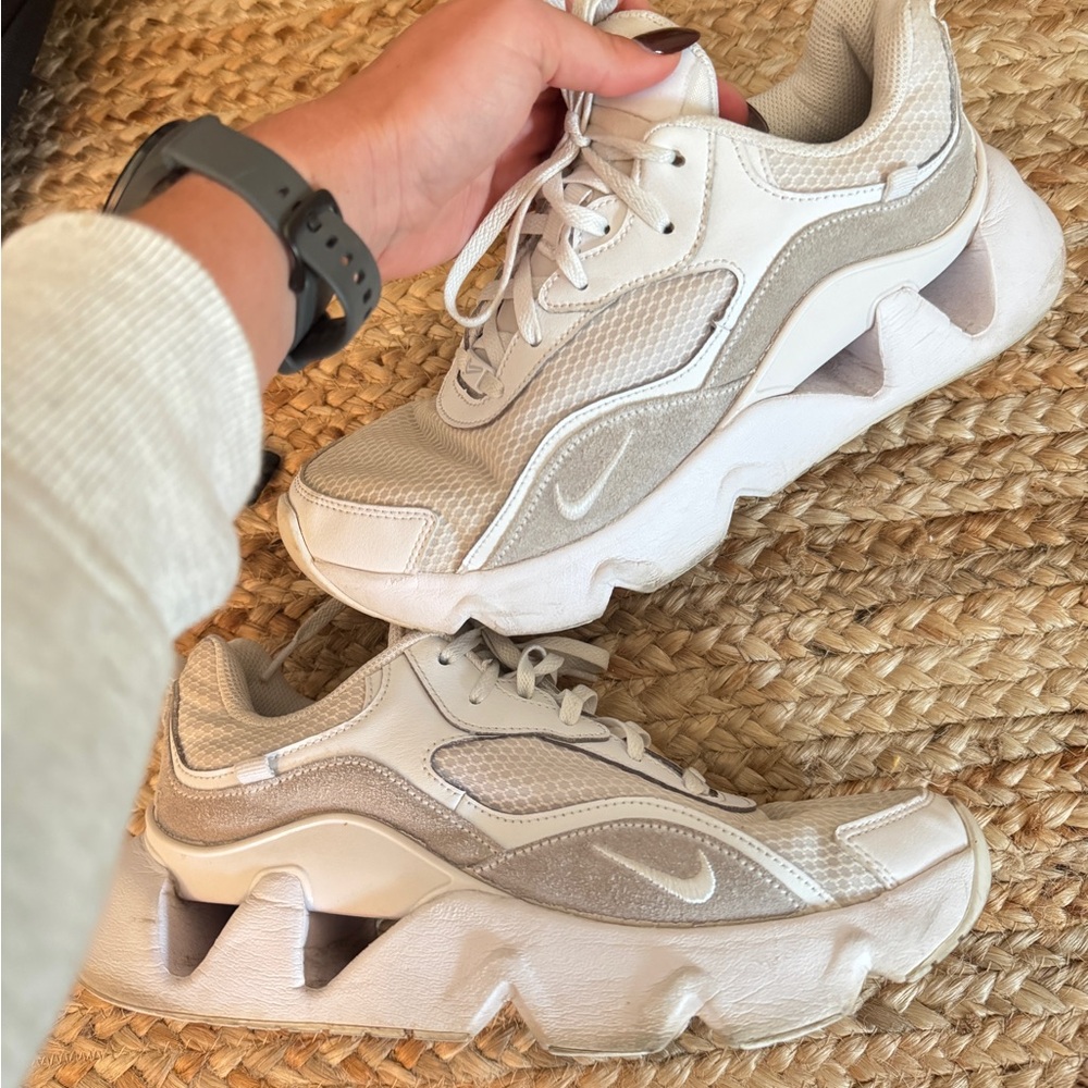 Nike zoom sneakers